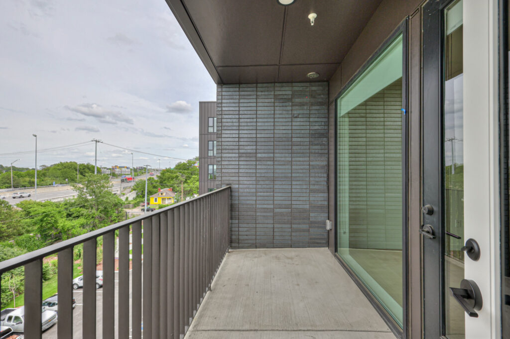 Reeve_Apt_Balcony_01 Exterior, Apartment, Building, Nashville, Construction, Balcony